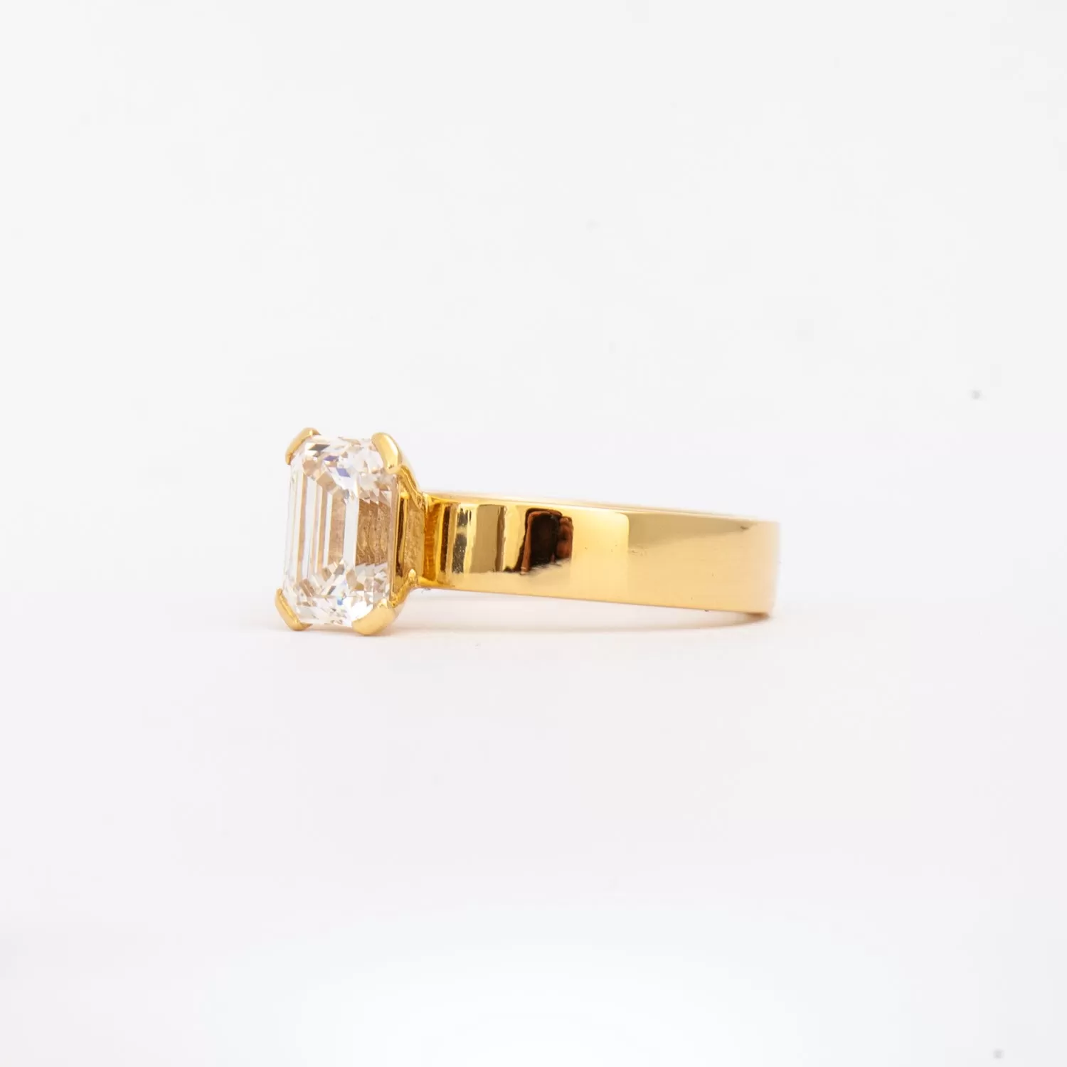 1.57 ct Lab-Grown Emerald Cut Diamond Temple Ring