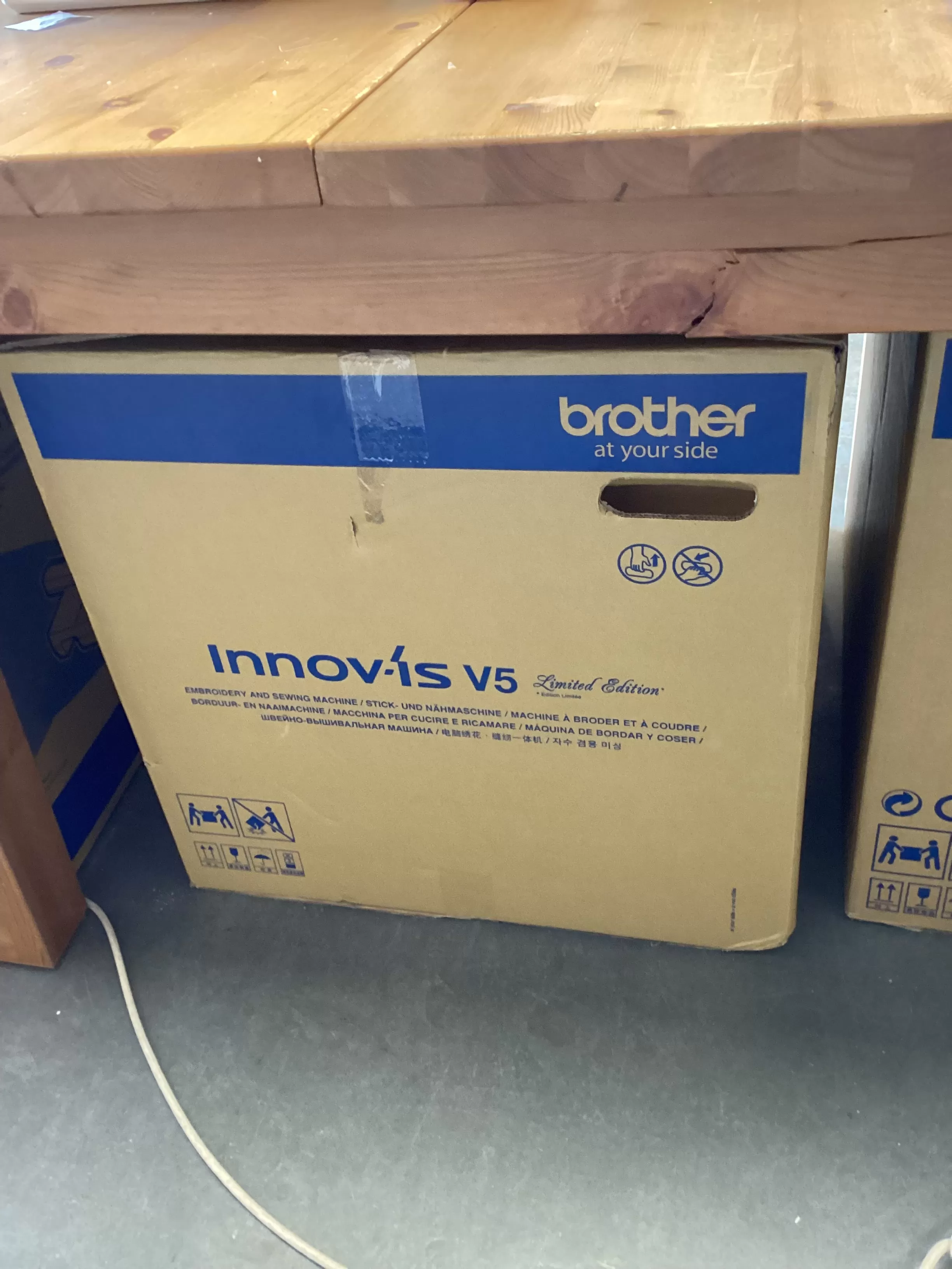 Brother Innovis V5 LE Sewing & Embroidery Machine | Showroom Display Model