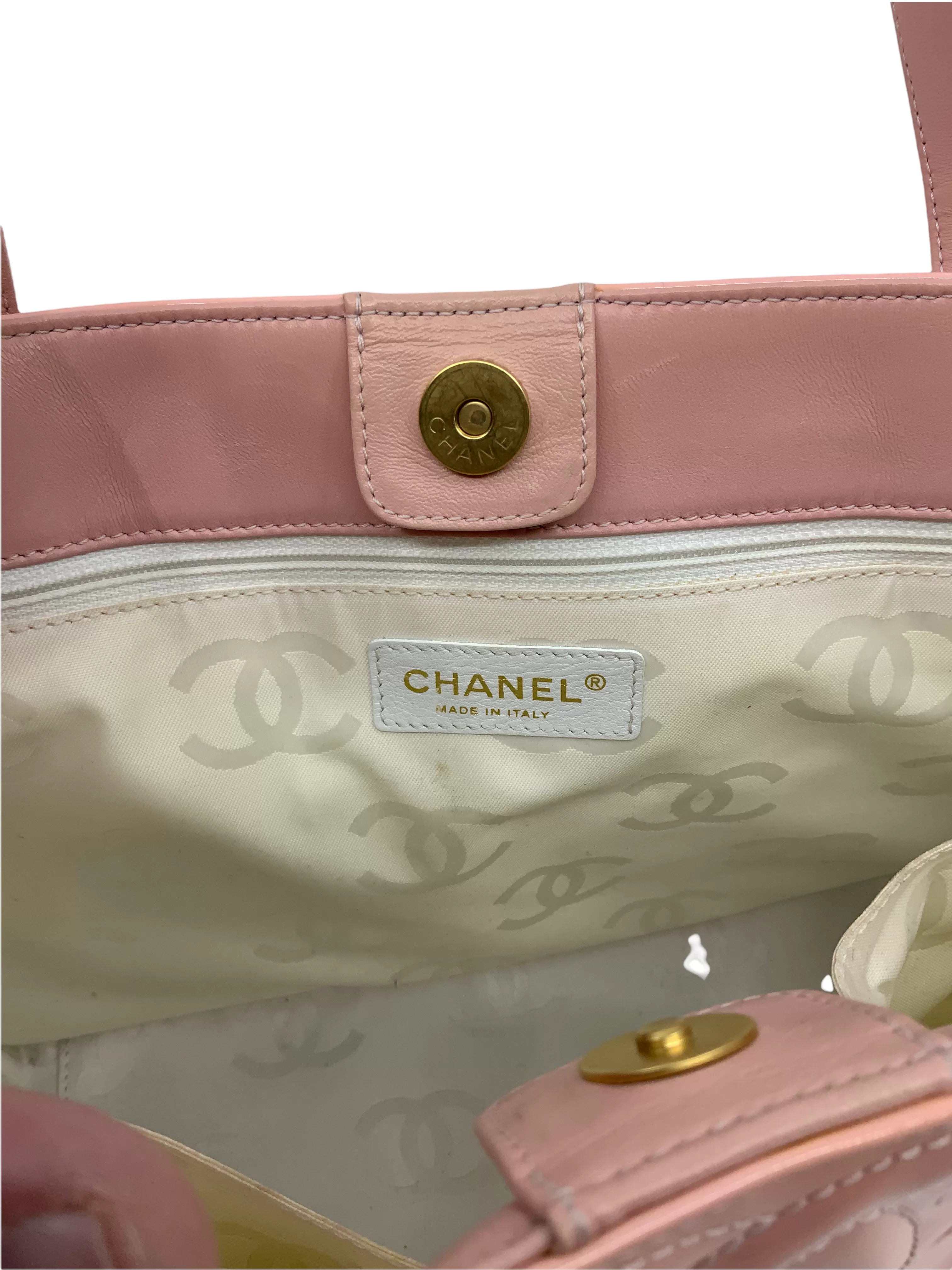 CHANEL Triple CC Logo Patent Leather Medium Tote Bag