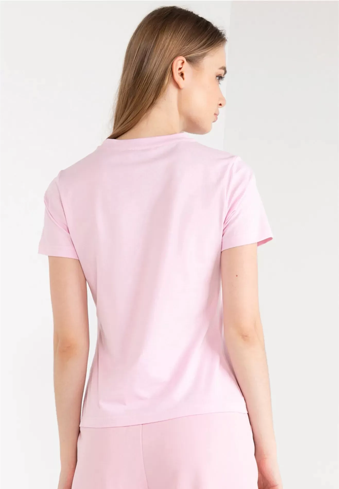 ELLE Leisure Peony Logo Print Tee