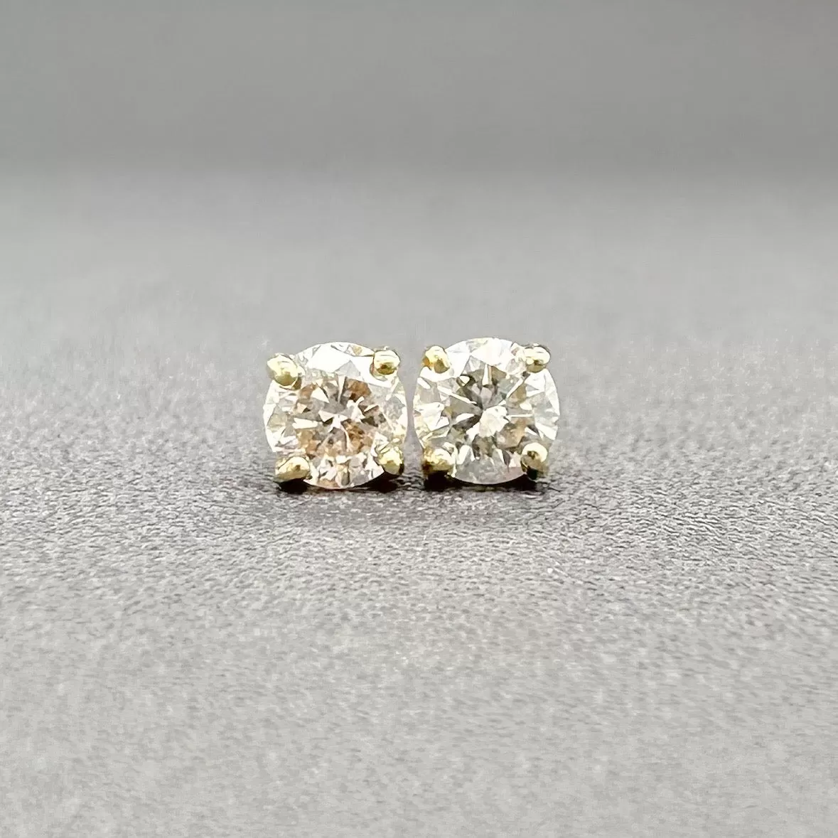 Estate 14K Y Gold 0.29ctw G-H/SI2 Diamond Stud Earrings