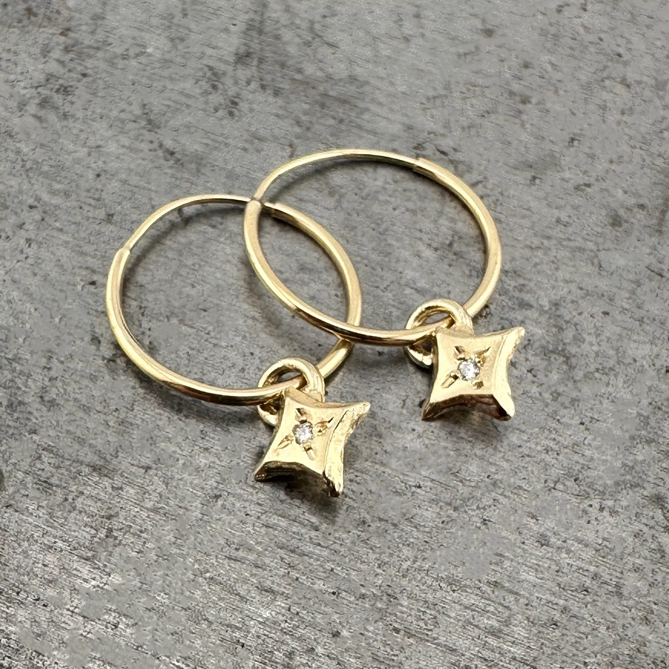 SPARKLE Tiny Hoops - Gold