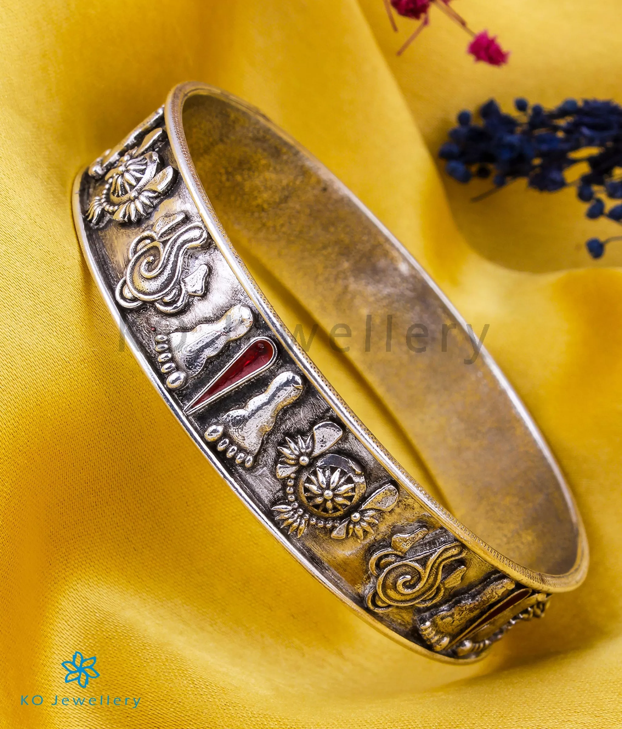 The Shankhu, Chakra Silver Bangle (Oxidised/Size 2.2/2.4/2.8)